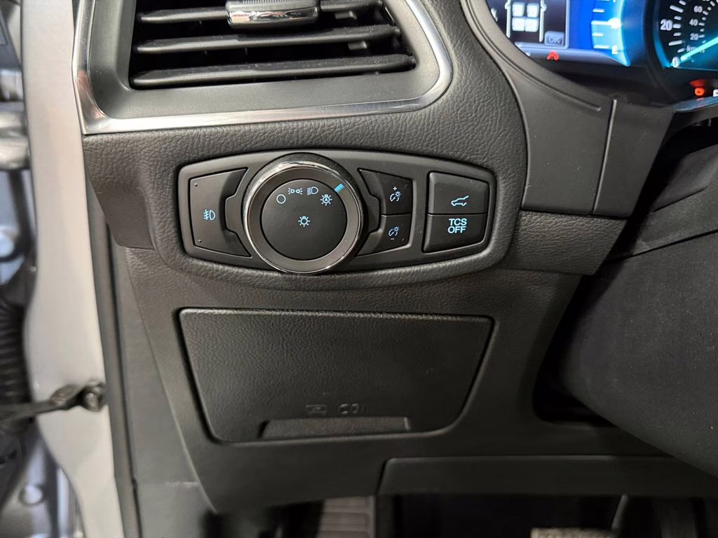 2024 Iconic Silver Metallic Ford Edge Titanium Elite Pkg w/Pano Roof AWD SUV