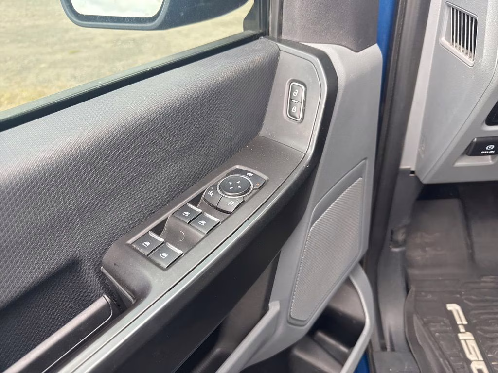 2023 Atlas Blue Metallic Ford F-150 XL 4X4 Truck