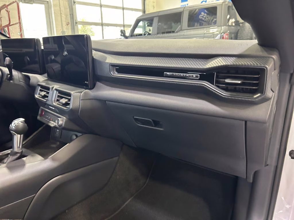 2025 Oxford White Ford Mustang EcoBoost RWD Coupe