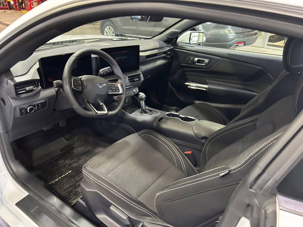 2025 Oxford White Ford Mustang EcoBoost RWD Coupe