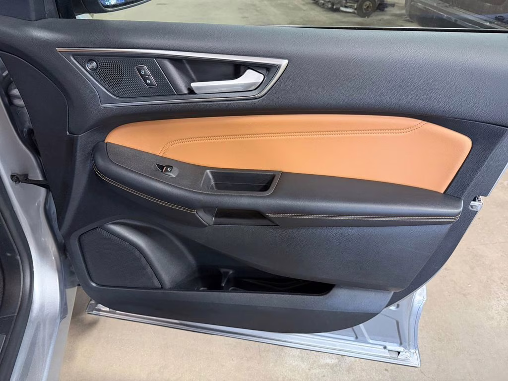 2024 Iconic Silver Metallic Ford Edge Titanium Elite Pkg w/Pano Roof AWD SUV