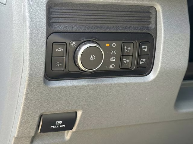 2026 Oxford White Ford Super Duty F-250 SRW XLT 4X4 Truck