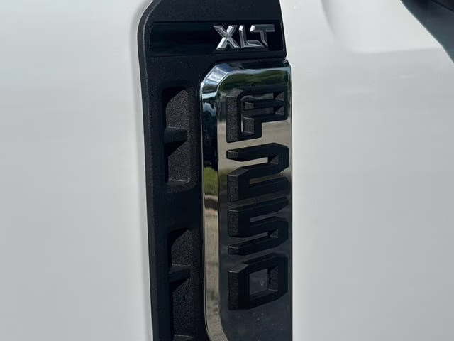 2026 Oxford White Ford Super Duty F-250 SRW XLT 4X4 Truck