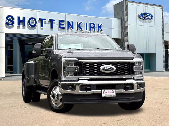 2026 Gray Ford Super Duty F-350 DRW Lariat 4X4 Truck