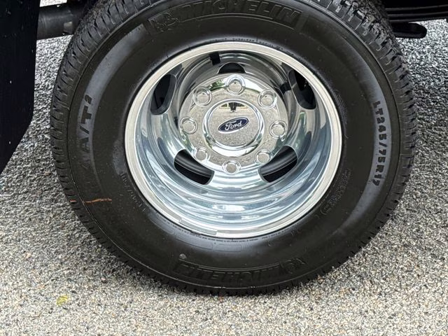 2026 Gray Ford Super Duty F-350 DRW Lariat 4X4 Truck
