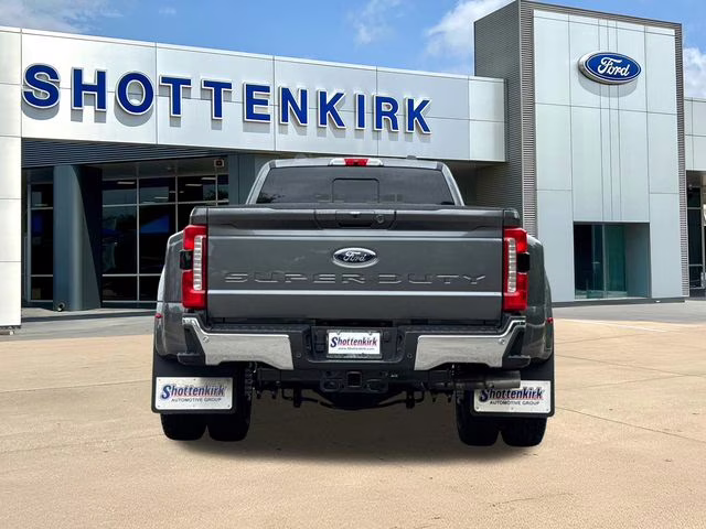 2026 Gray Ford Super Duty F-350 DRW Lariat 4X4 Truck