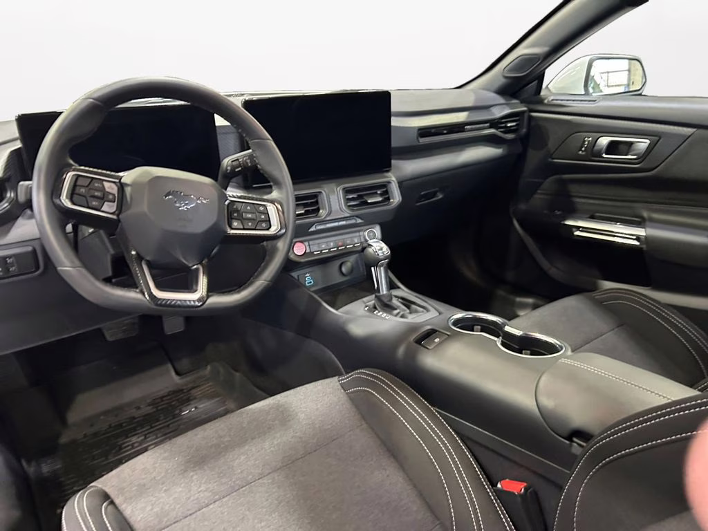 2025 Oxford White Ford Mustang EcoBoost RWD Coupe