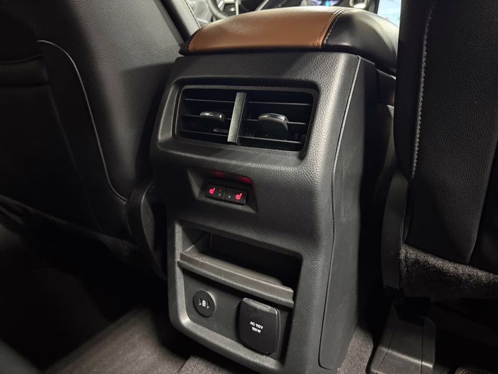 2024 Iconic Silver Metallic Ford Edge Titanium Elite Pkg w/Pano Roof AWD SUV