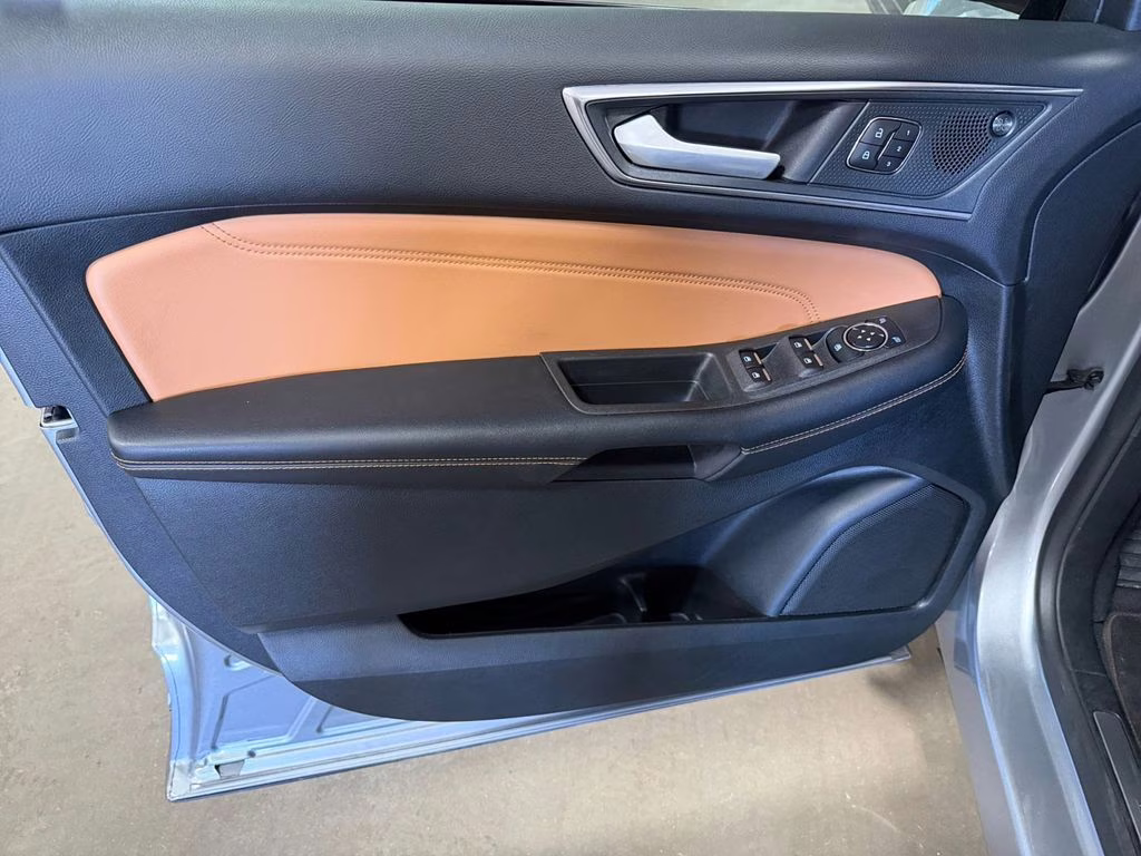 2024 Iconic Silver Metallic Ford Edge Titanium Elite Pkg w/Pano Roof AWD SUV