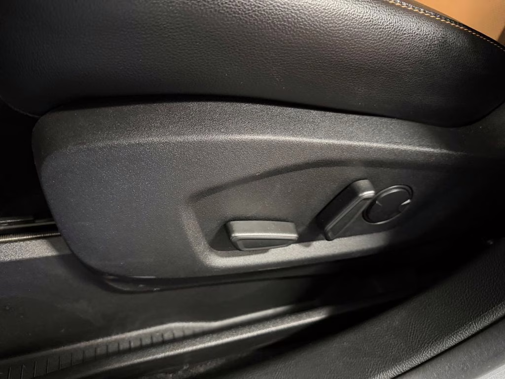 2024 Iconic Silver Metallic Ford Edge Titanium Elite Pkg w/Pano Roof AWD SUV