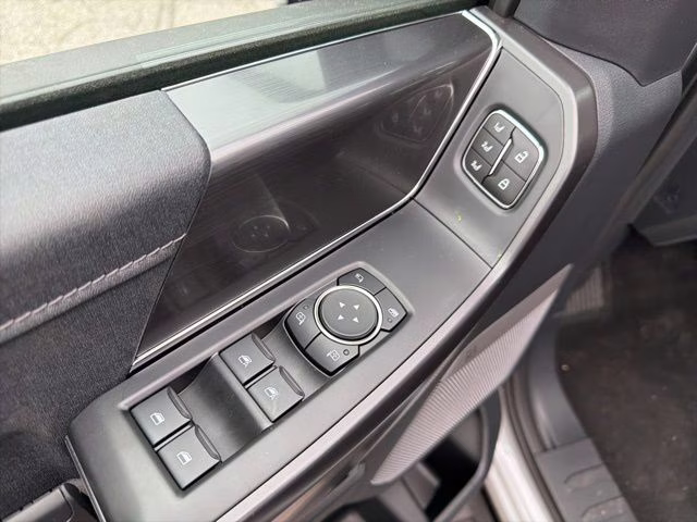 2026 Avalanche Ford F-150 Lariat 4X4 Truck