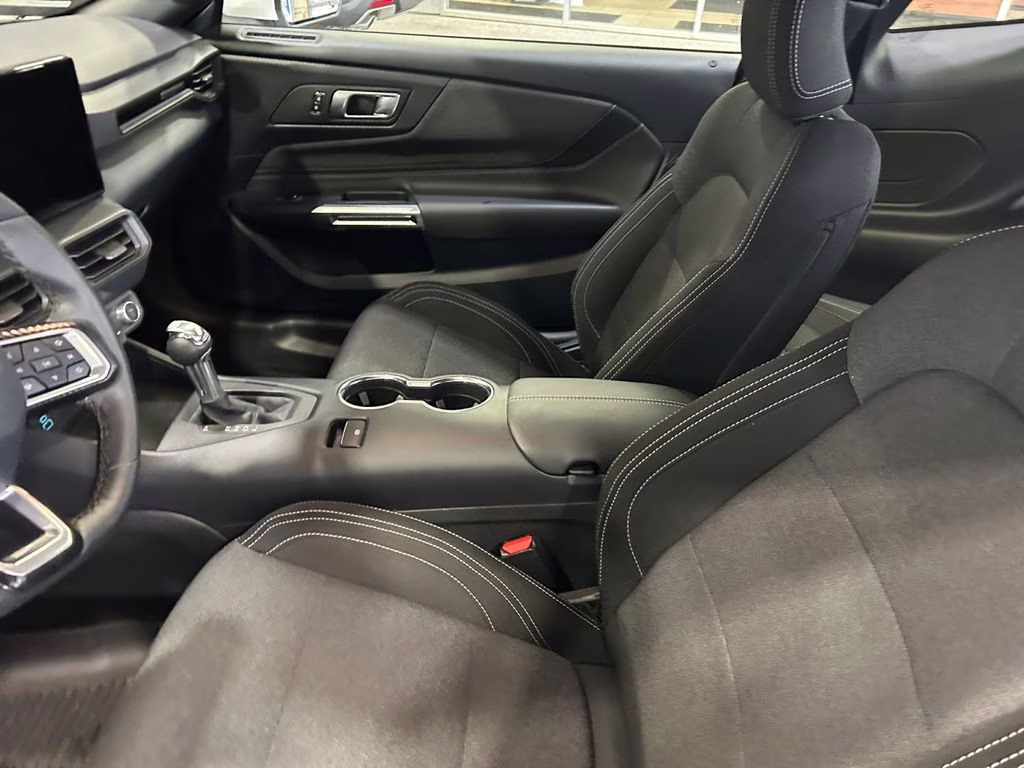 2025 Oxford White Ford Mustang EcoBoost RWD Coupe