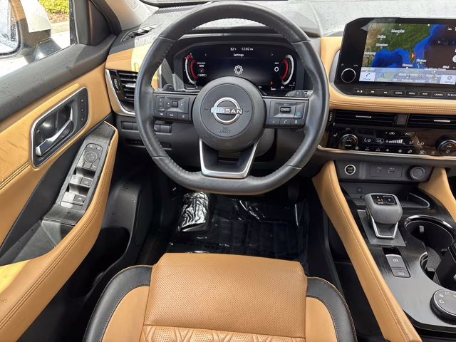 2022 Pearl White Tricoat Nissan Rogue Platinum AWD SUV