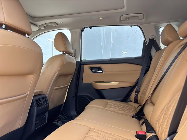 2022 Pearl White Tricoat Nissan Rogue Platinum AWD SUV