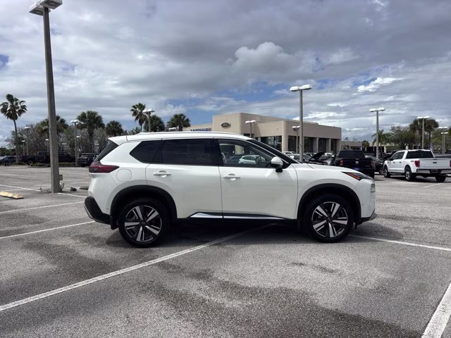 2022 Pearl White Tricoat Nissan Rogue Platinum AWD SUV