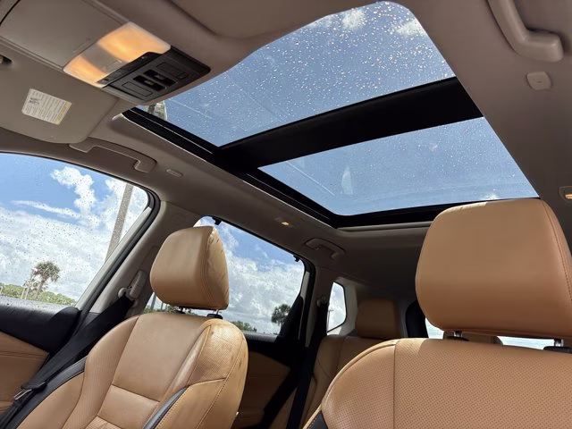 2022 Pearl White Tricoat Nissan Rogue Platinum AWD SUV