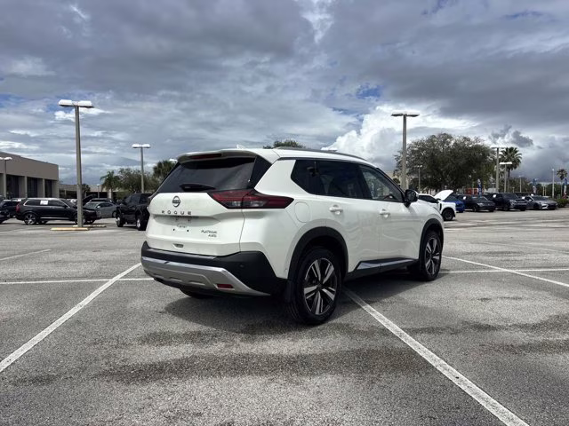 2022 Pearl White Tricoat Nissan Rogue Platinum AWD SUV