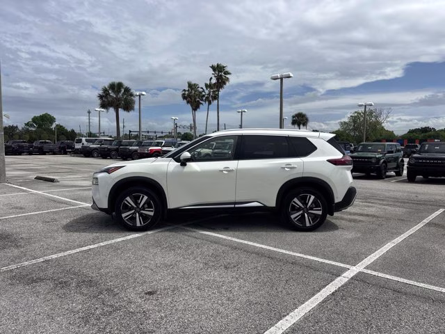 2022 Pearl White Tricoat Nissan Rogue Platinum AWD SUV