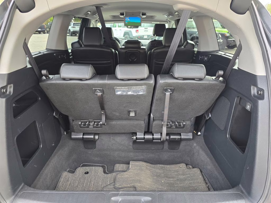 2023 Modern Steel Metallic Honda Odyssey Touring FWD Van