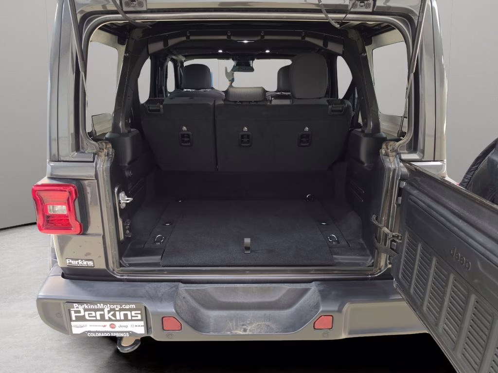 2025 Granite Crystal Metallic Clearcoat Jeep Wrangler 4xe Sahara 4X4 SUV