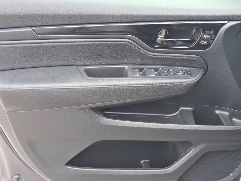 2023 Modern Steel Metallic Honda Odyssey Touring FWD Van