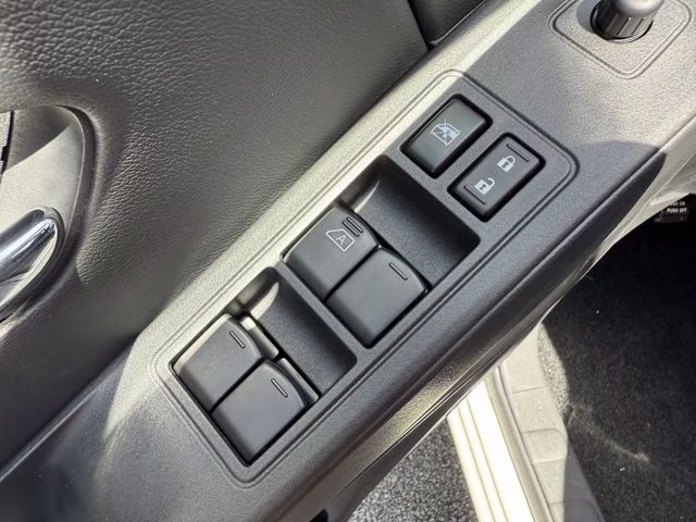 2025 Glacier White Nissan Frontier SV RWD Truck