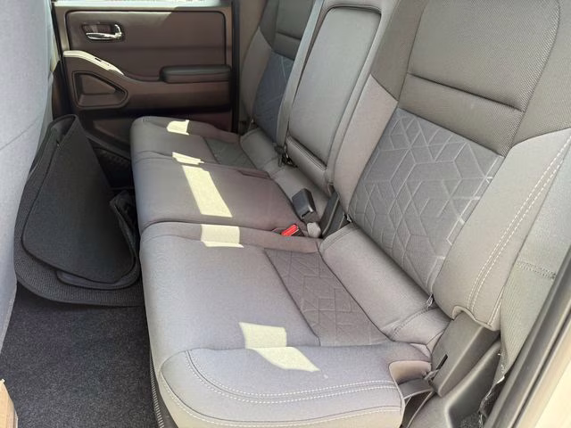 2025 Glacier White Nissan Frontier SV RWD Truck