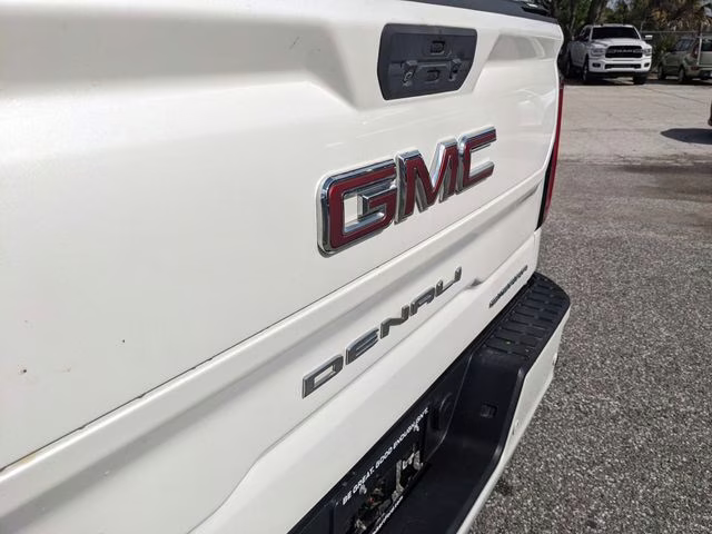 2022 White Frost Tricoat GMC Sierra 1500 Limited Denali 4X4 Truck
