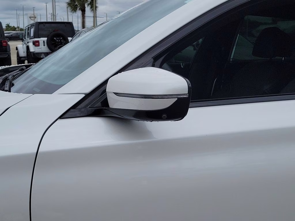 2019 Mineral White Metallic BMW 7 Series 750i RWD Sedan