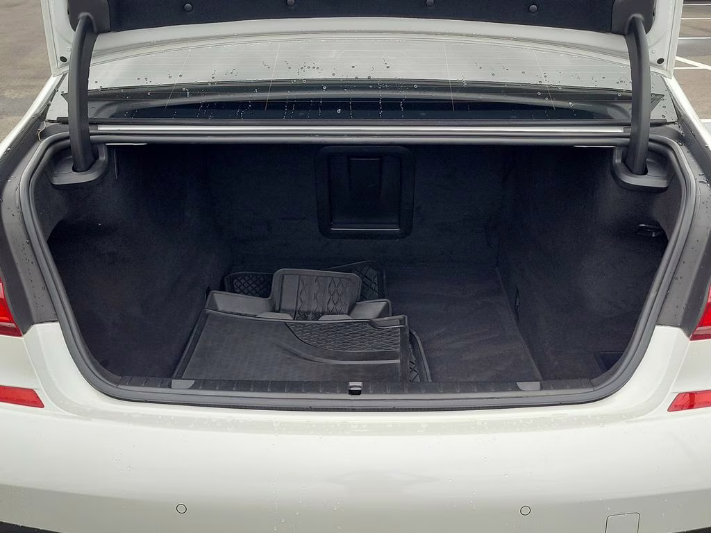 2019 Mineral White Metallic BMW 7 Series 750i RWD Sedan