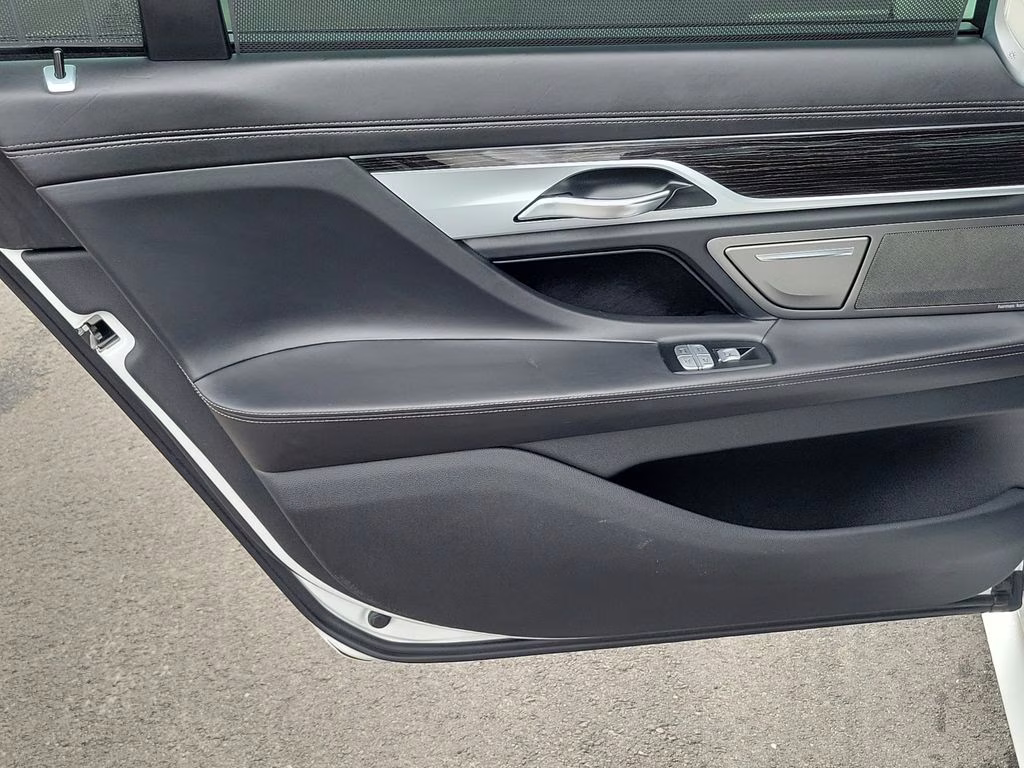 2019 Mineral White Metallic BMW 7 Series 750i RWD Sedan