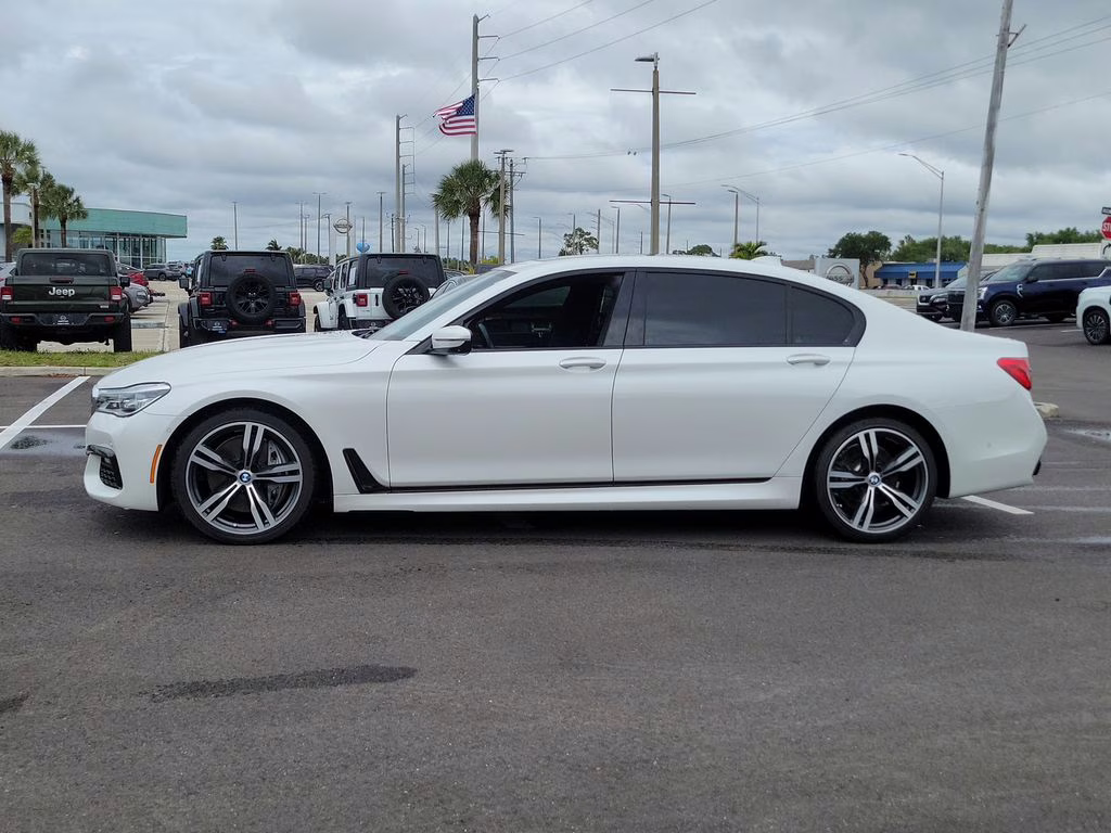 2019 Mineral White Metallic BMW 7 Series 750i RWD Sedan