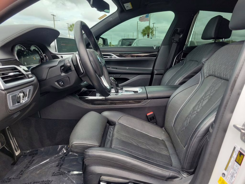 2019 Mineral White Metallic BMW 7 Series 750i RWD Sedan