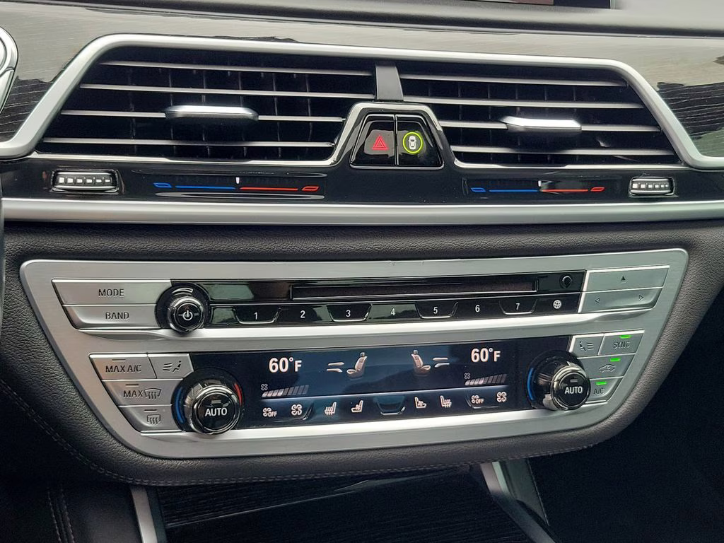 2019 Mineral White Metallic BMW 7 Series 750i RWD Sedan