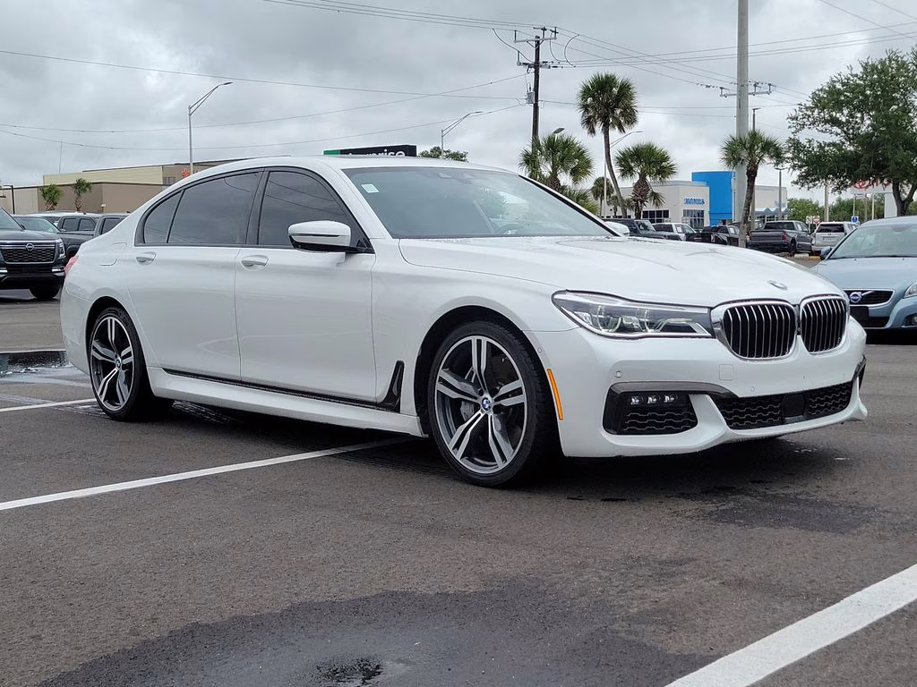 2019 Mineral White Metallic BMW 7 Series 750i RWD Sedan