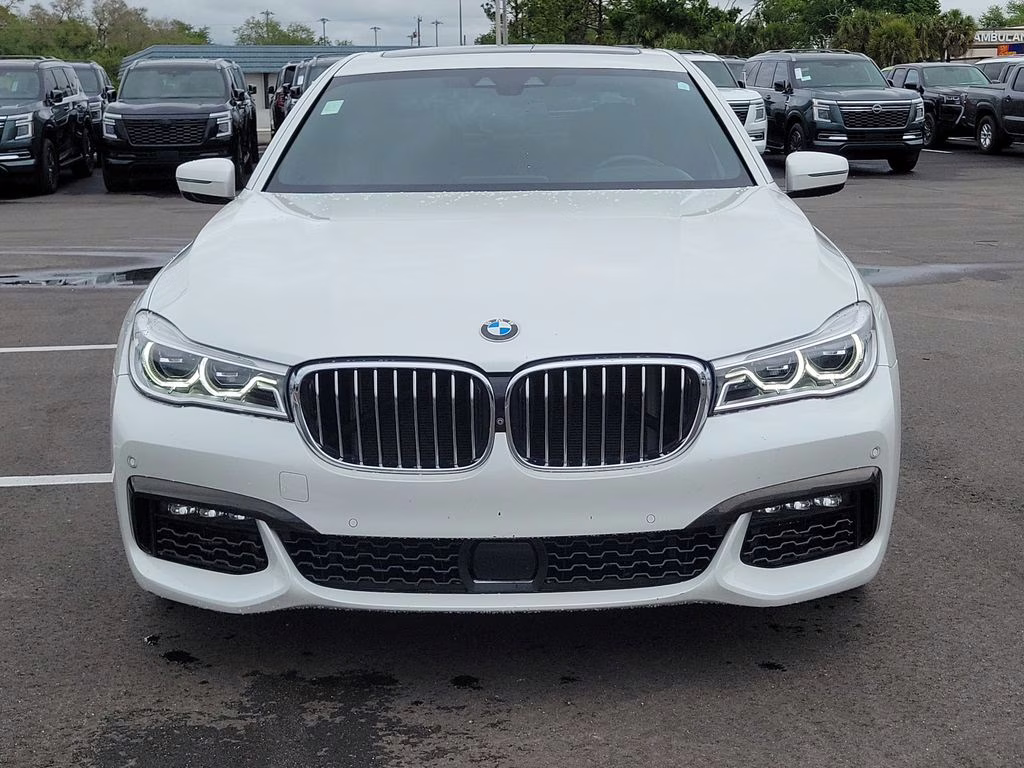 2019 Mineral White Metallic BMW 7 Series 750i RWD Sedan