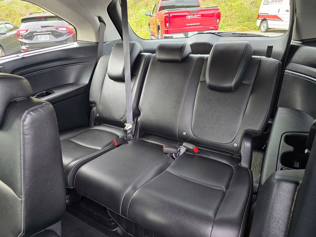 2023 Modern Steel Metallic Honda Odyssey Touring FWD Van