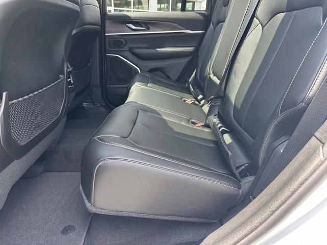 2026 Bright White Clearcoat Jeep Grand Cherokee Limited 4X4 SUV