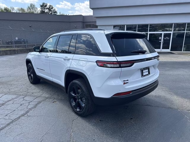 2026 Bright White Clearcoat Jeep Grand Cherokee Limited 4X4 SUV