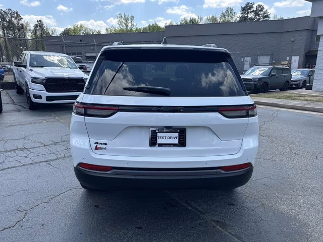 2026 Bright White Clearcoat Jeep Grand Cherokee Limited 4X4 SUV