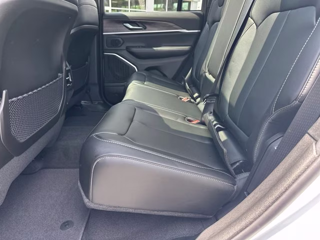 2026 Bright White Clearcoat Jeep Grand Cherokee Limited 4X4 SUV