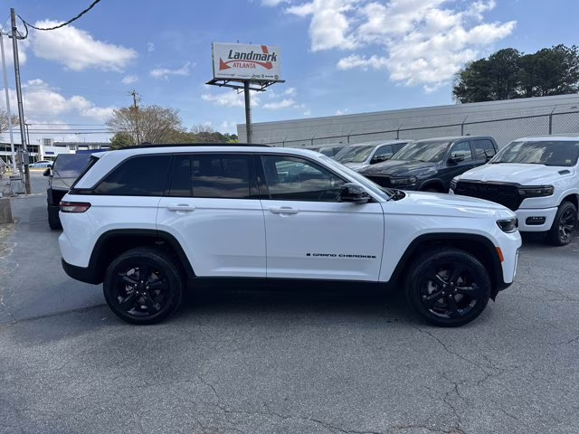 2026 Bright White Clearcoat Jeep Grand Cherokee Limited 4X4 SUV