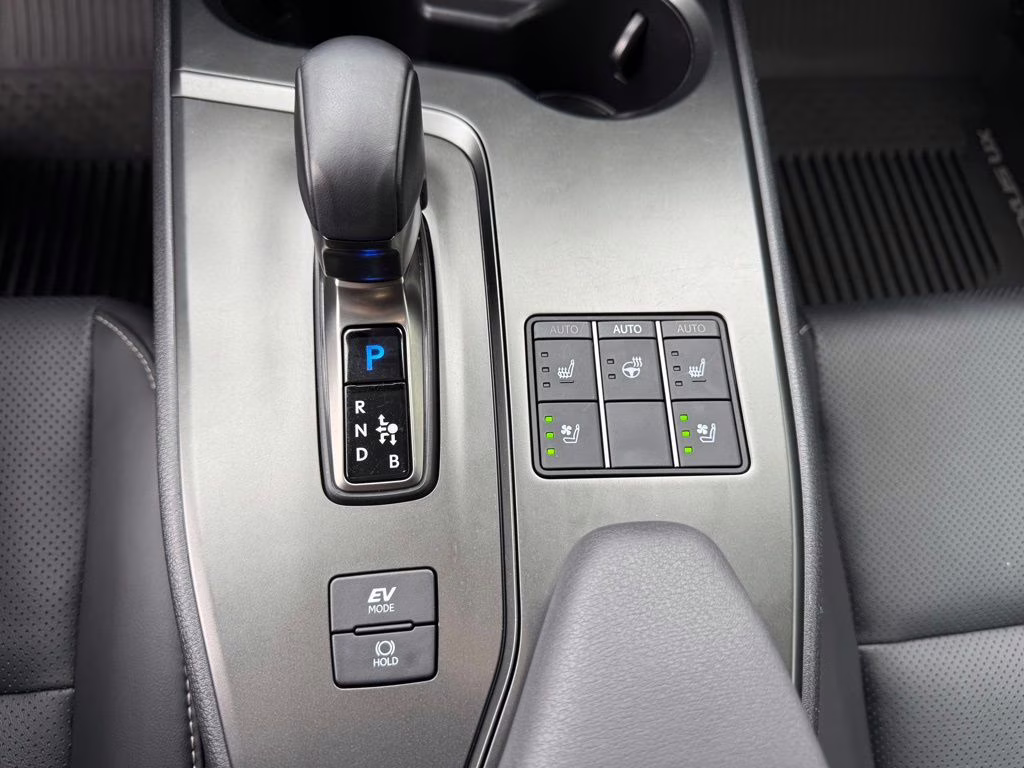 2025 Ultra White with Obsidian Roof Lexus UX 300h F SPORT Design AWD SUV