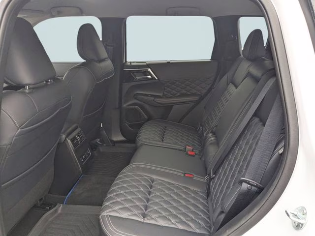 2024 White Diamond Mitsubishi Outlander PHEV SEL AWD SUV