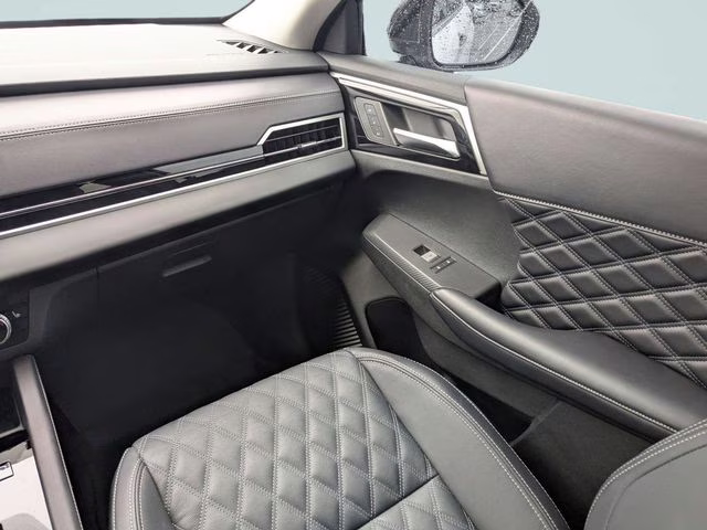 2024 White Diamond Mitsubishi Outlander PHEV SEL AWD SUV