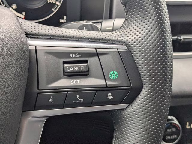 2024 White Diamond Mitsubishi Outlander PHEV SEL AWD SUV