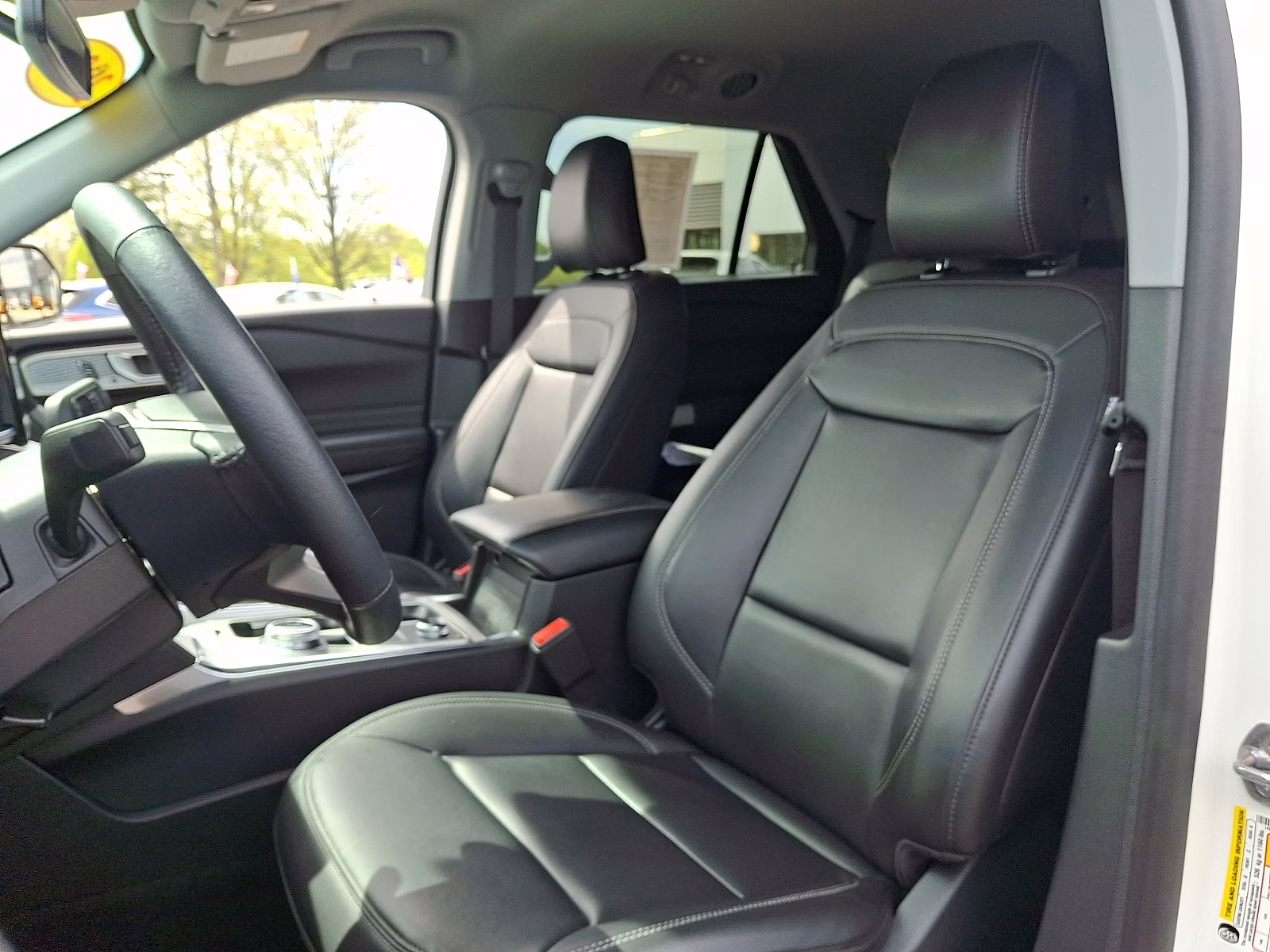 2024 Star White Metallic Tri-Coat - AZ Ford Explorer XLT 4X4