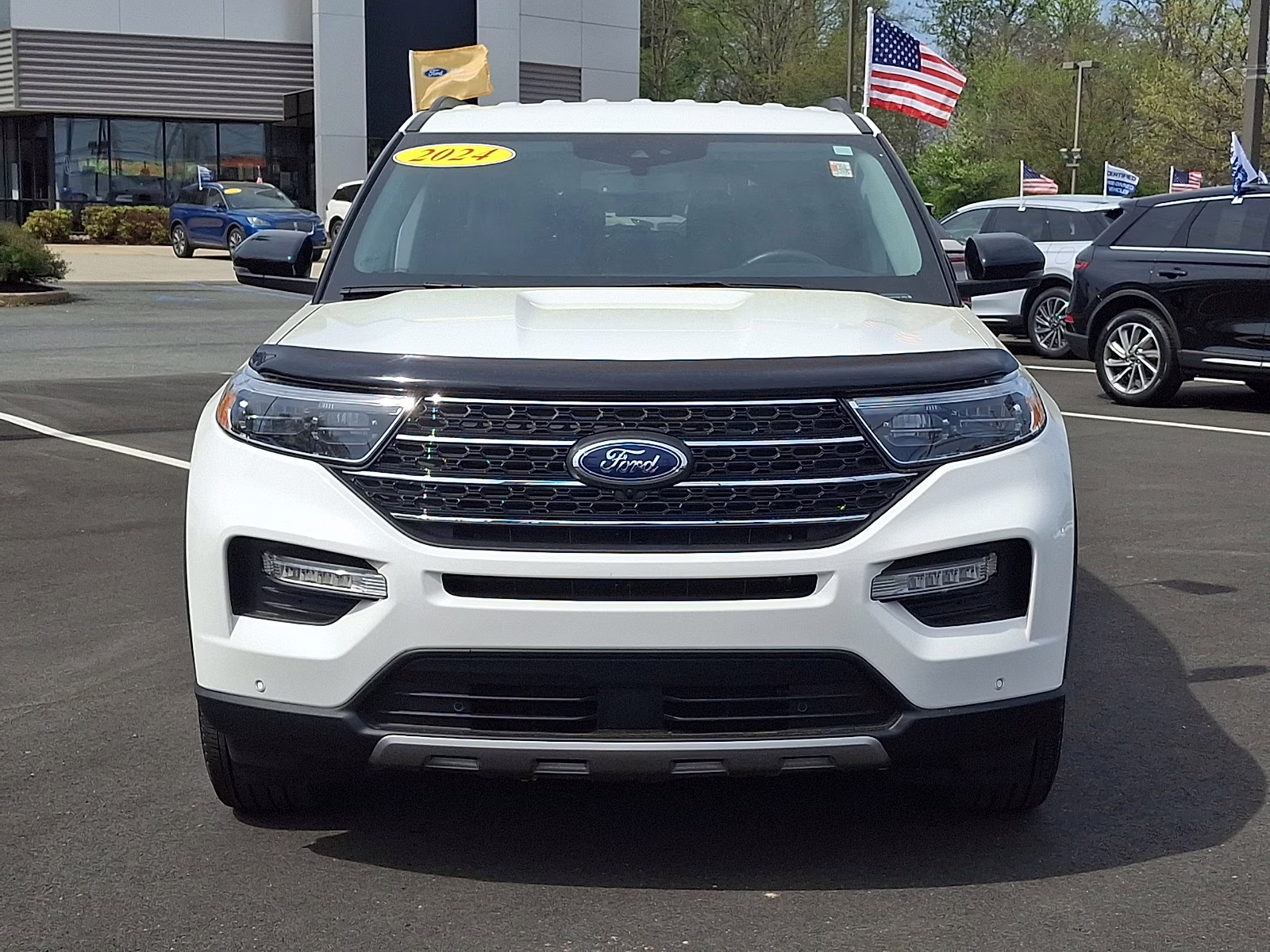 2024 Star White Metallic Tri-Coat - AZ Ford Explorer XLT 4X4