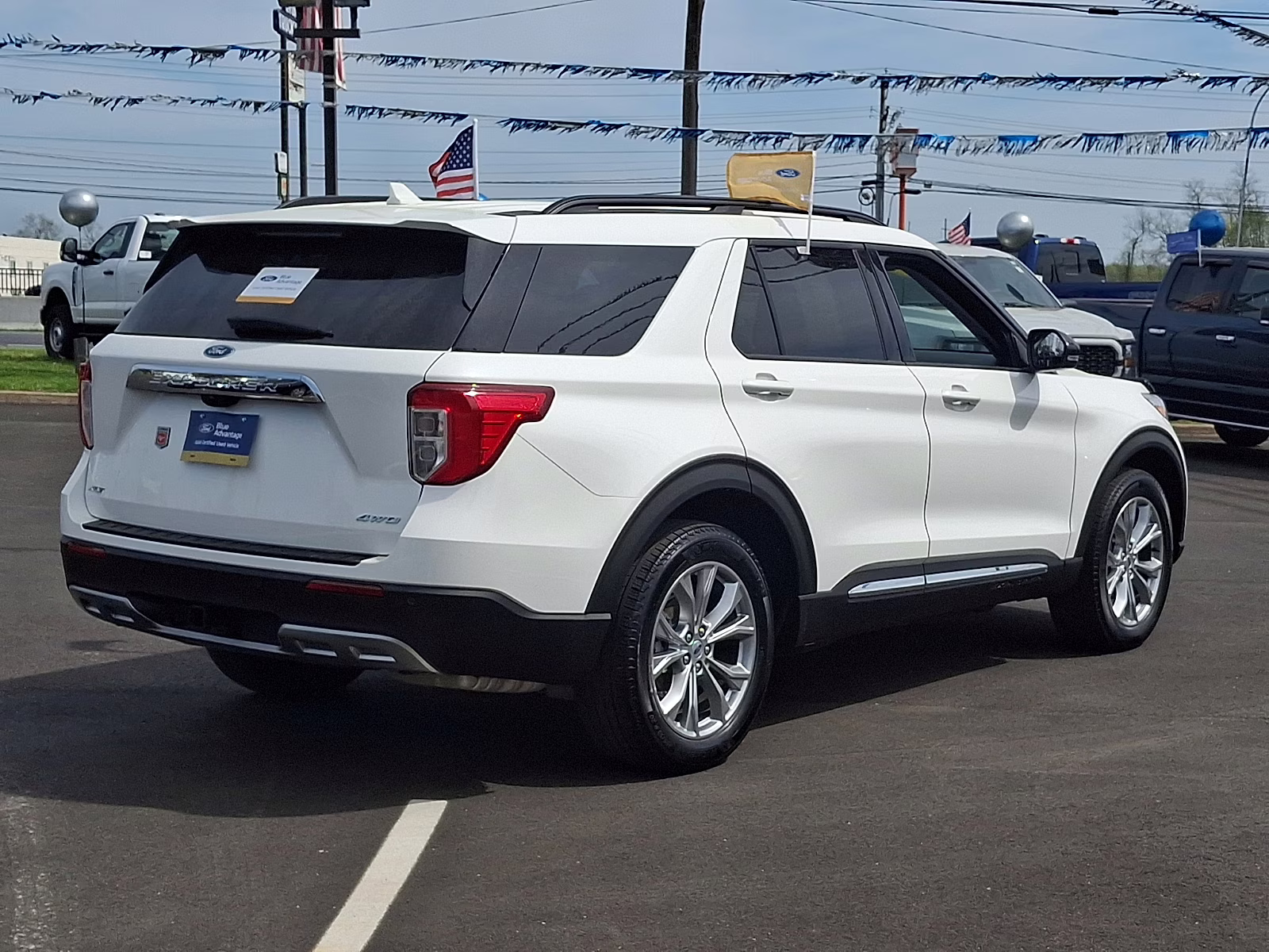 2024 Star White Metallic Tri-Coat - AZ Ford Explorer XLT 4X4