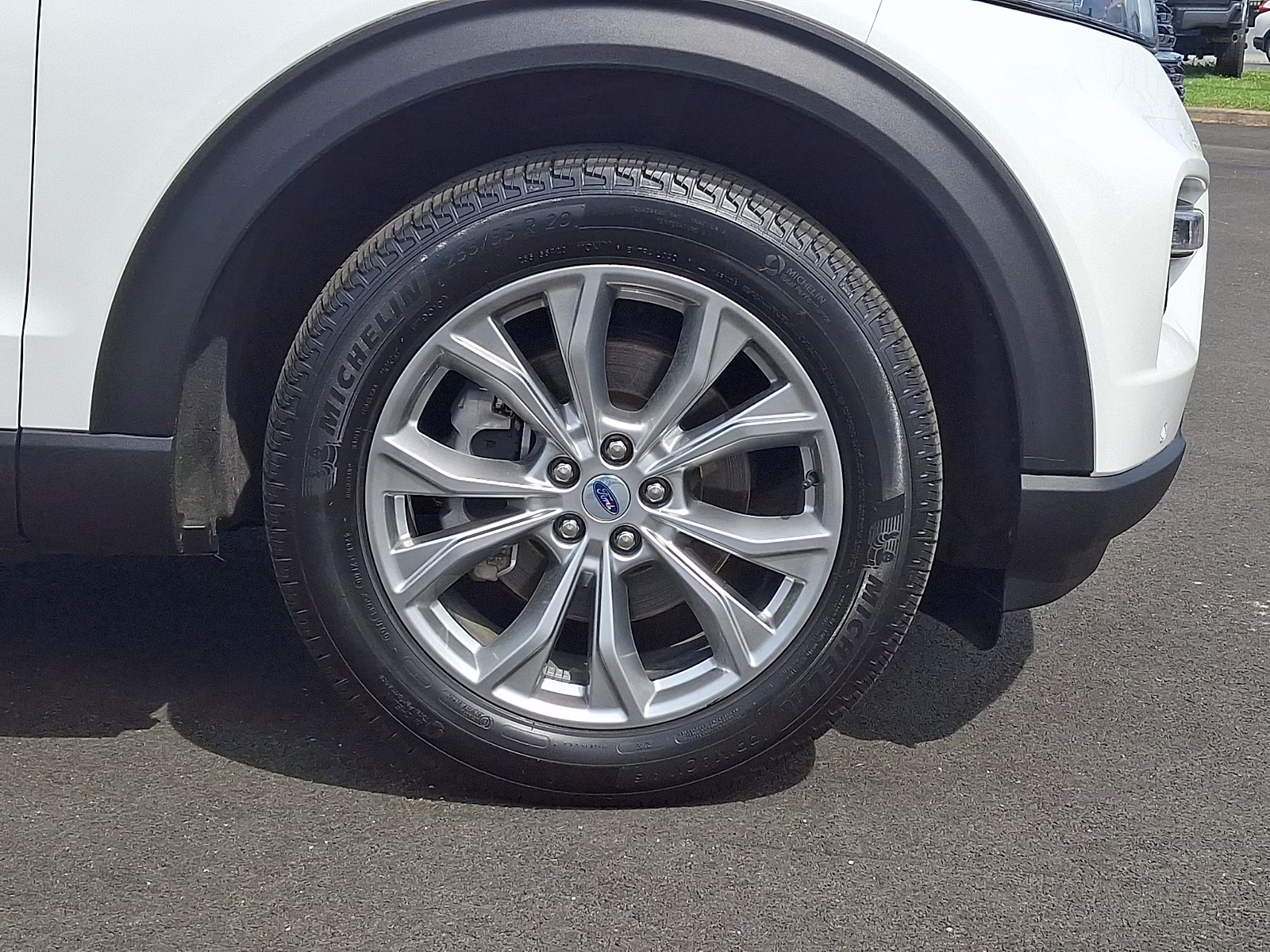 2024 Star White Metallic Tri-Coat - AZ Ford Explorer XLT 4X4